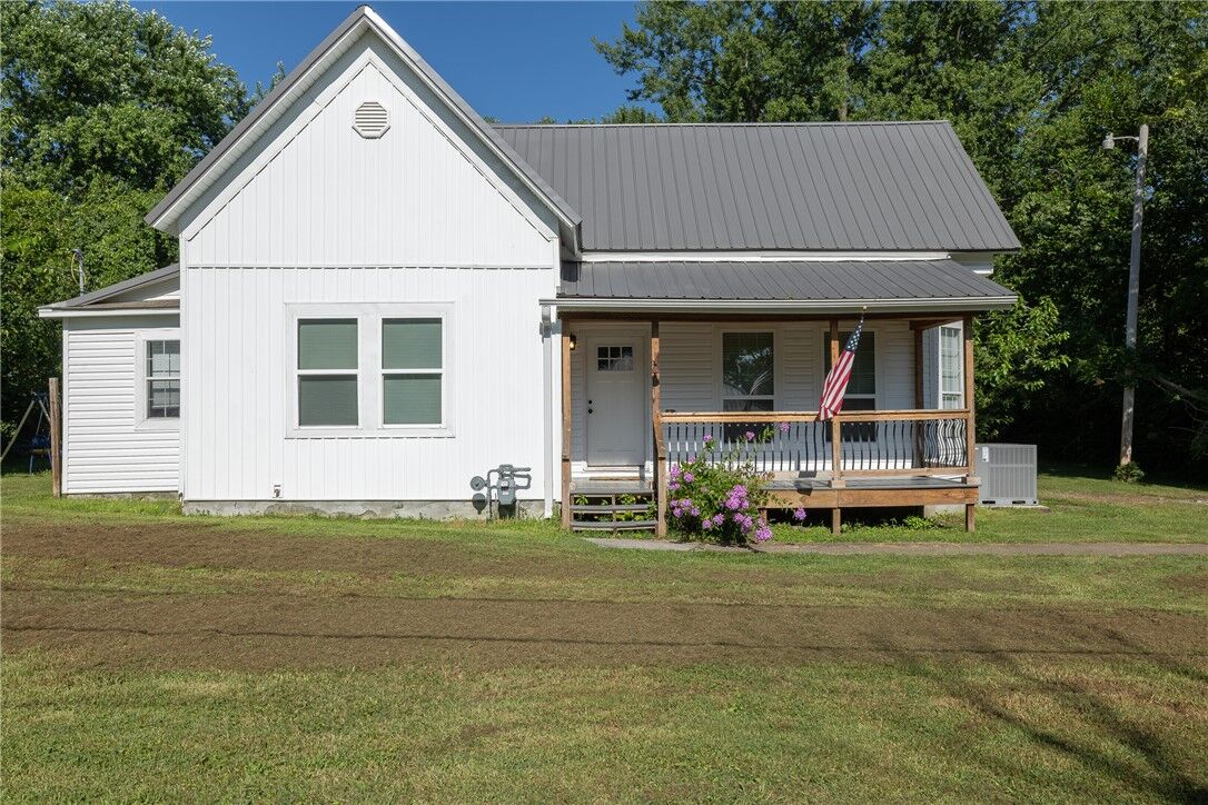 Property Photo:  409 Main Avenue  AR 72744 