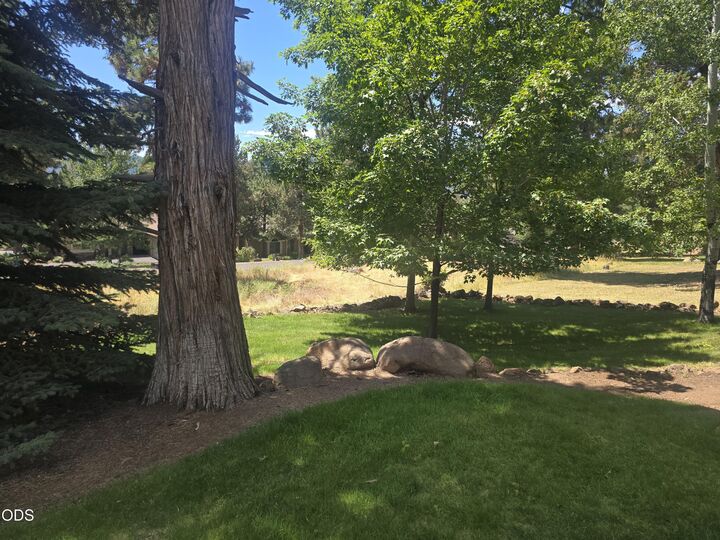 Property Photo: 4914 Grosbeak Drive OR 97601