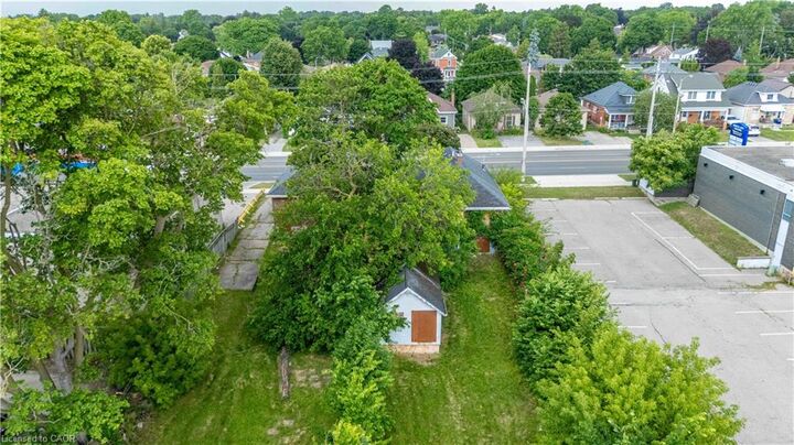 Property Photo:  339 St Paul Avenue  ON N3R 4N2 