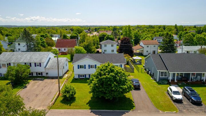 Property Photo: 124 Westridge Crescent PE C1A 9E7