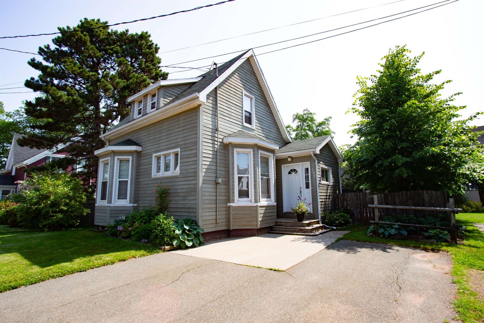 Property Photo:  147 Spring Street  PE C1N 3G2 