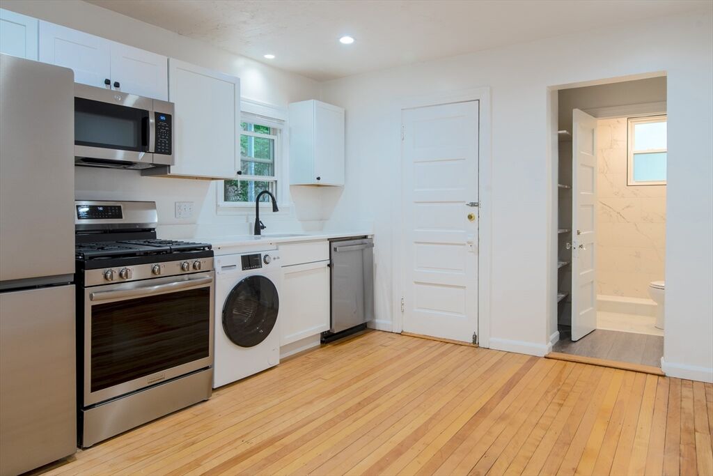 Property Photo:  5 Stoneland Rd 1  MA 01603 