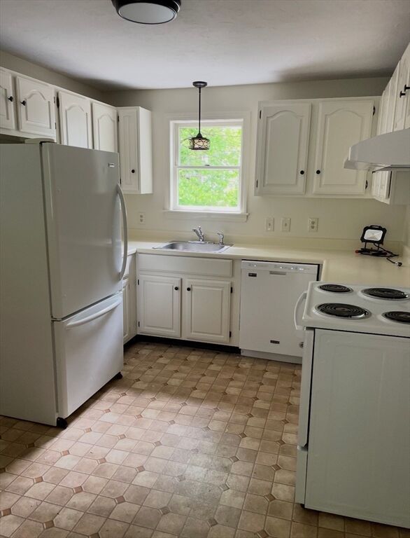 Property Photo:  3 Stockholm St. 3B  MA 01607 