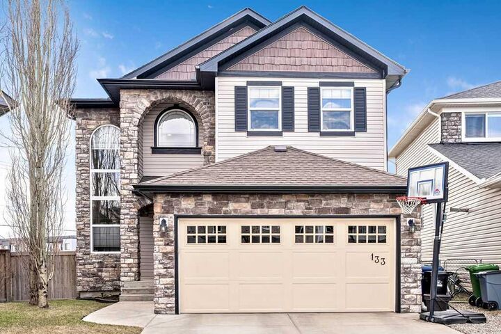 Property Photo:  133 Channelside Cove SW  AB T4B 2J1 