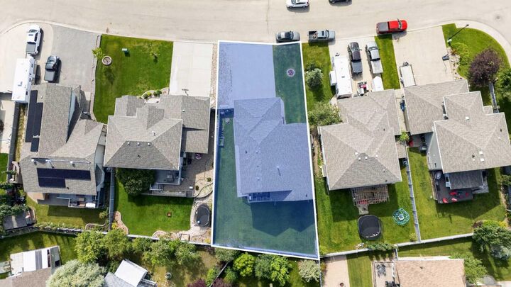 Property Photo: 12605 Lakeshore Drive AB T8X 8C6