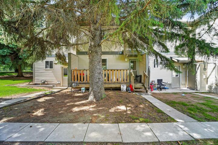 Property Photo:  275 Columbia Boulevard W 19  AB T1K 4B8 