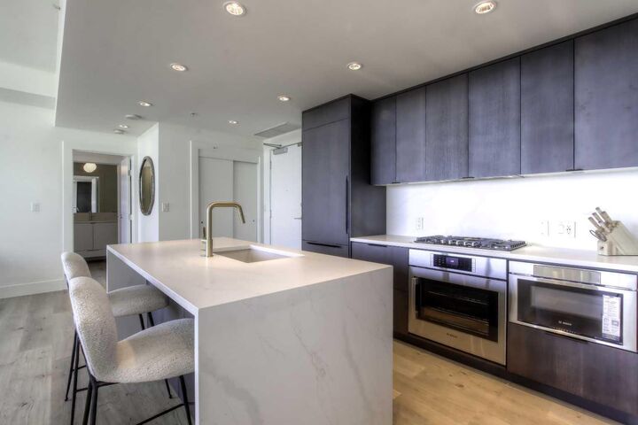 Property Photo:  46 9 Street NE 807  AB T2E 7Y1 
