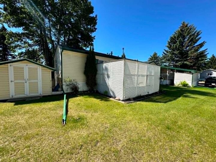 Property Photo: 6205 54 Street 19 AB T4J 1M5