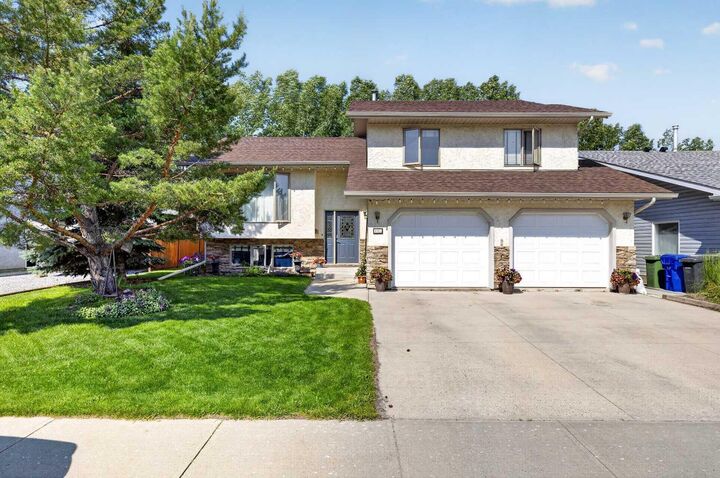 151 Balsam Crescent — photo 1