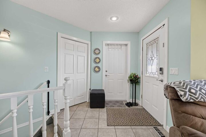 Property Photo:  1514 Mary Place  AB T0M 0W0 