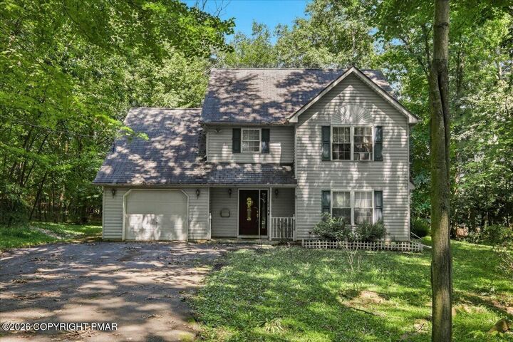 Property Photo:  122 Edgewood Lane  PA 18058 