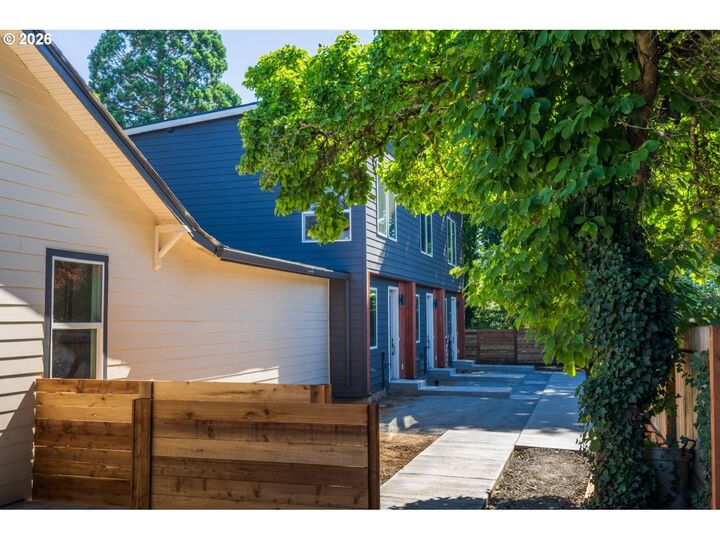Property Photo:  5122 SE 66th Ave  OR 97206 