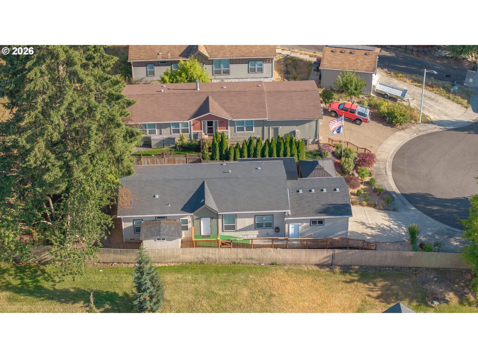 Property Photo:  953 N Adams St  OR 97127 