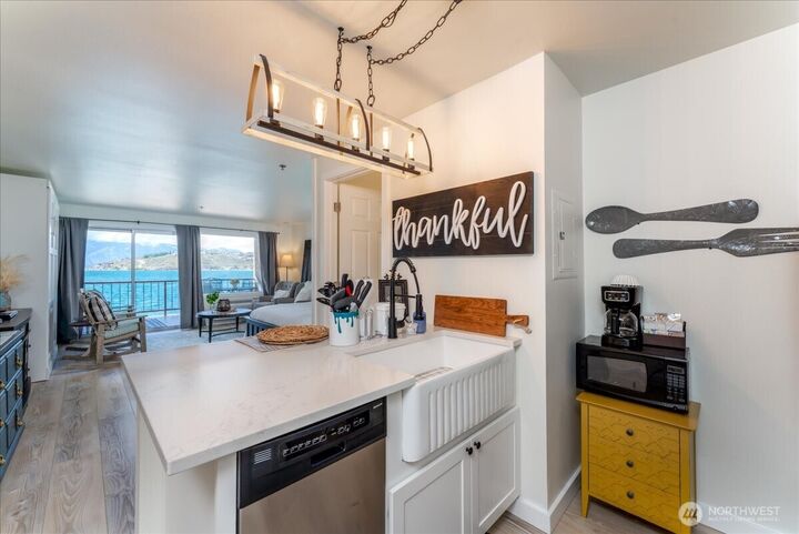 Property Photo:  322 W Woodin 301 & 301A Avenue  WA 98816 
