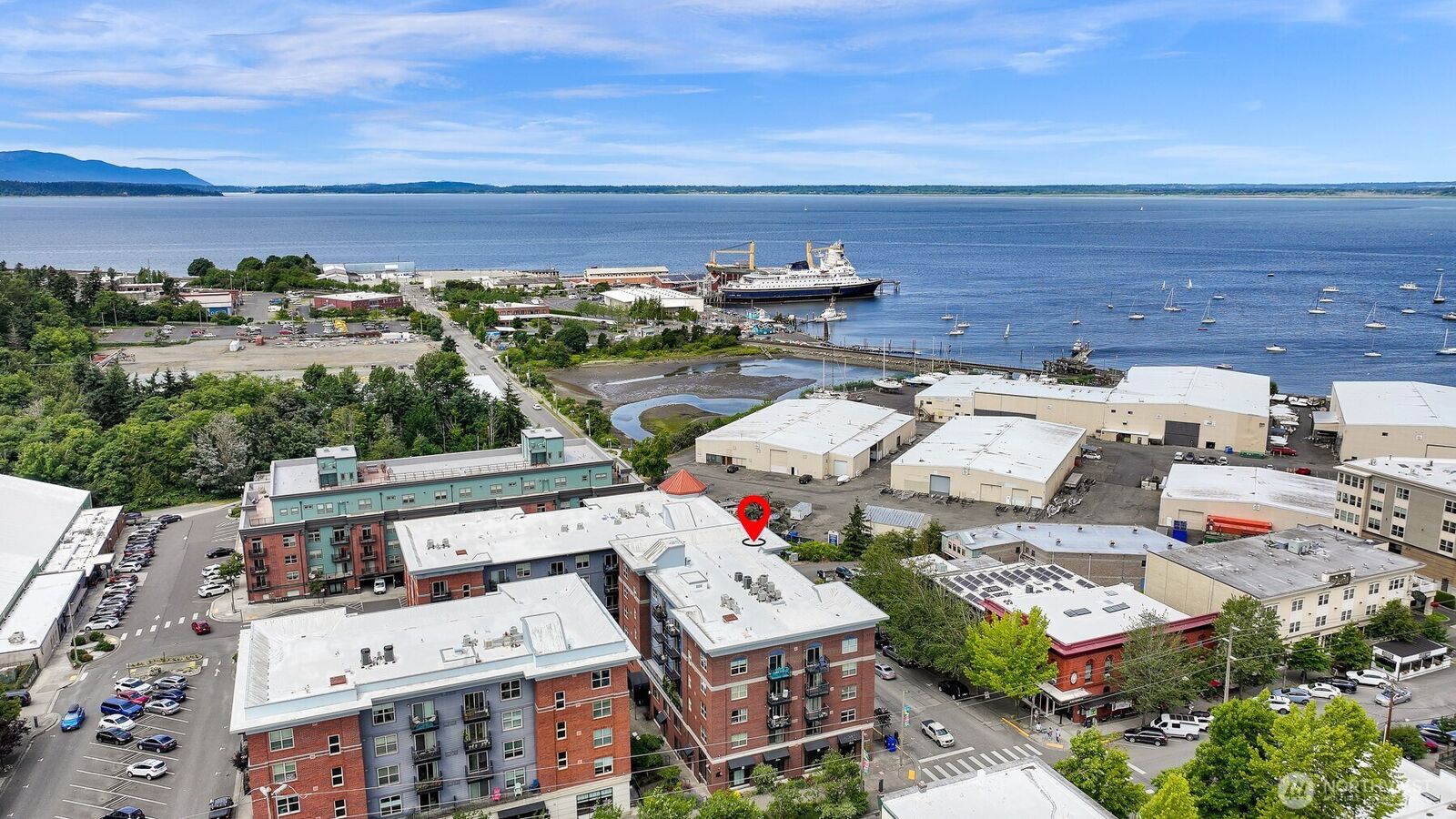 Property Photo: 960 Harris Avenue 305 WA 98225