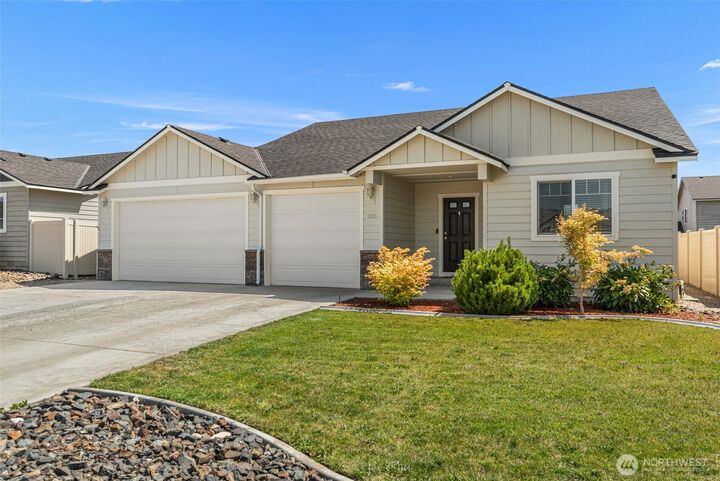 Property Photo:  165 S Mystical Avenue  WA 98802 