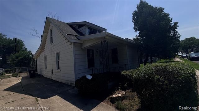 Property Photo:  2951 S Edsel Street  MI 48217 