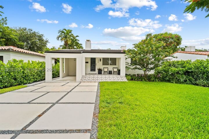 Property Photo:  829 Granada Groves Ct  FL 33134 