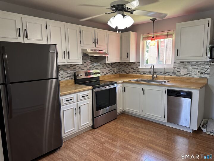 Property Photo: 273 Queen Street 3B CT 06489