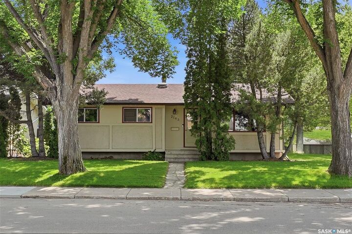 Property Photo:  2145 37th Street W  SK S7L 4E6 