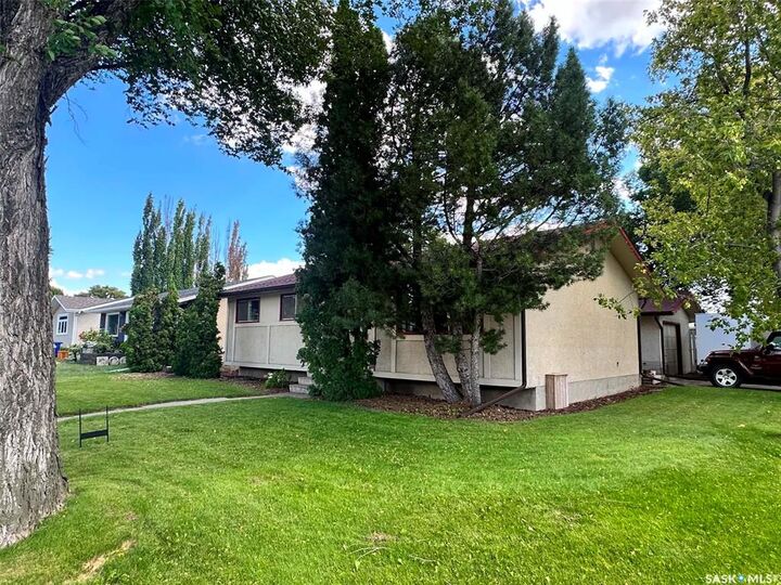 Property Photo: 2145 37th Street W SK S7L 4E6