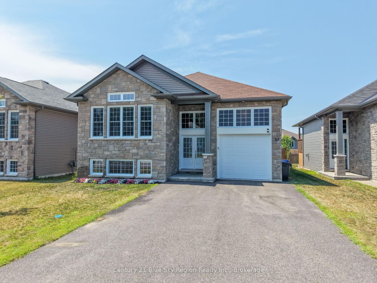 Property Photo: 32 Trillium Drive ON P1A 0G6