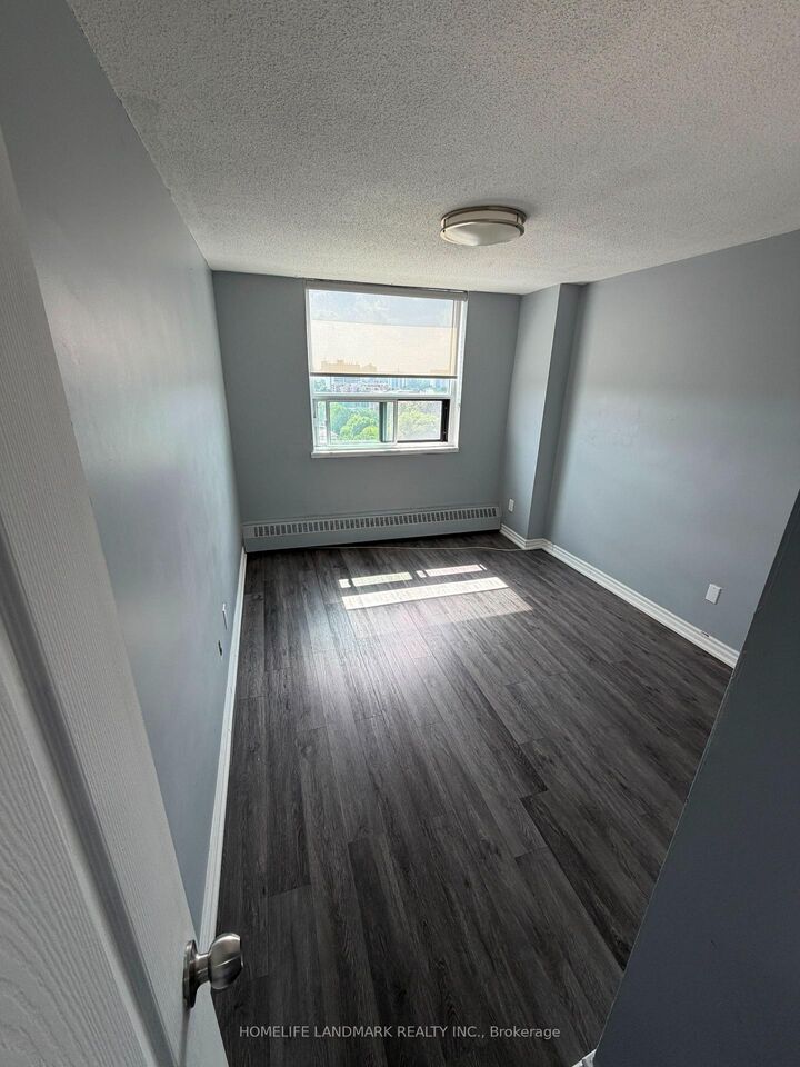 Property Photo:  180 Markham Road 1703  ON M1M 2Z9 