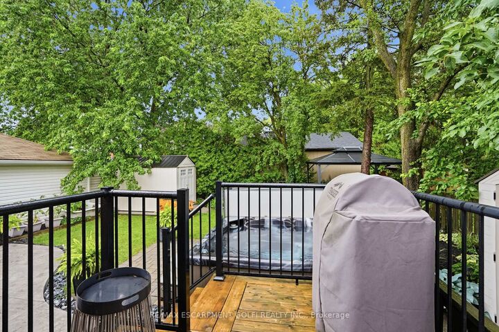 Property Photo:  13 East 41st Street  ON L8T 2Z3 