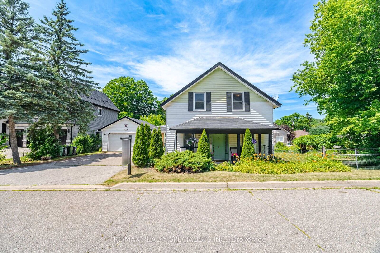 Property Photo:  173 Victoria Street  ON L7E 3H5 