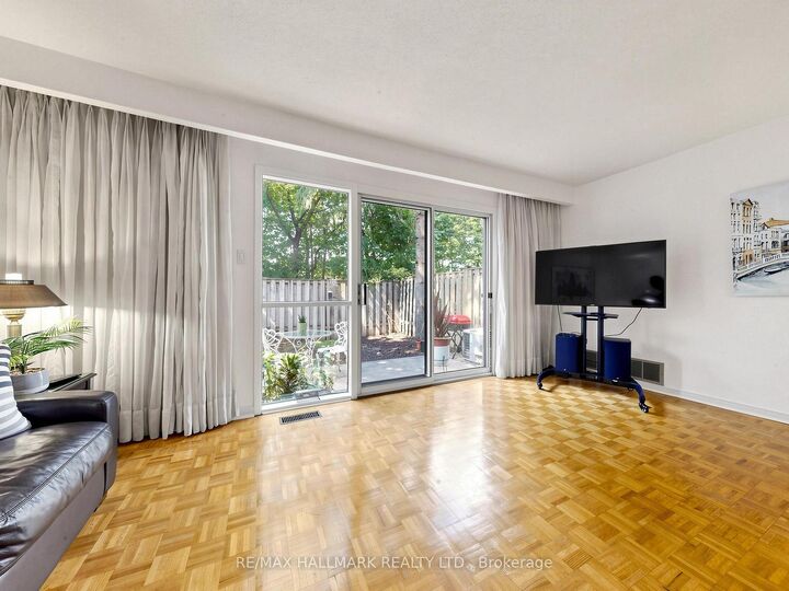 Property Photo: 80 Song Meadoway N/A ON M2H 2T7