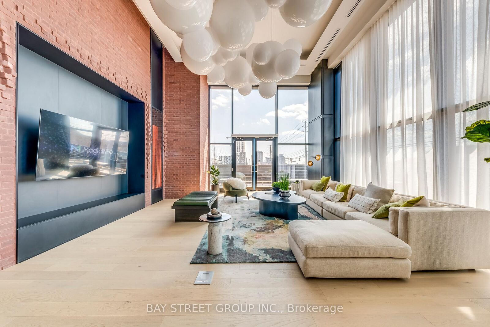 Property Photo: 3200 William Coltson Avenue 520 ON L6H 7C2