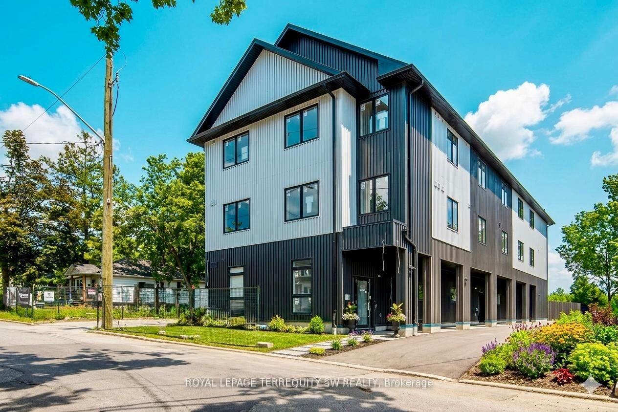 Property Photo:  145 Clapperton Street 204  ON L4M 3G3 