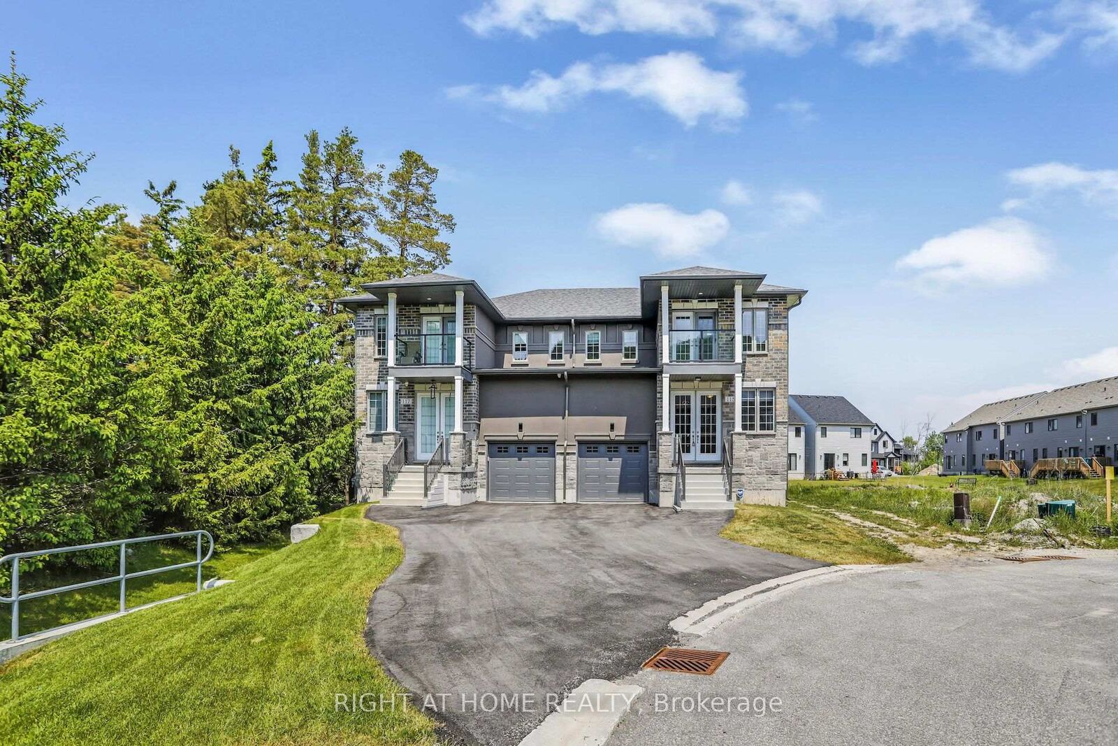Property Photo:  115 Delphi Court 141  ON N0H 1J0 