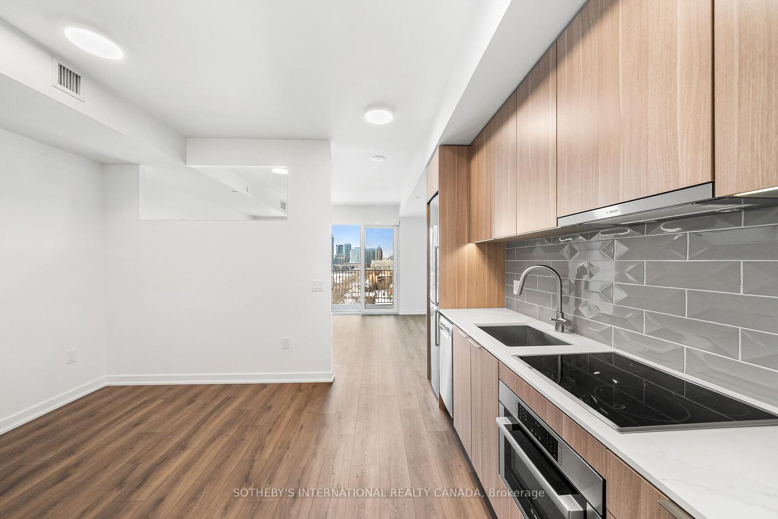 Photo de la propriété: 88 Bathurst Street 1113 ON M5V 0W8