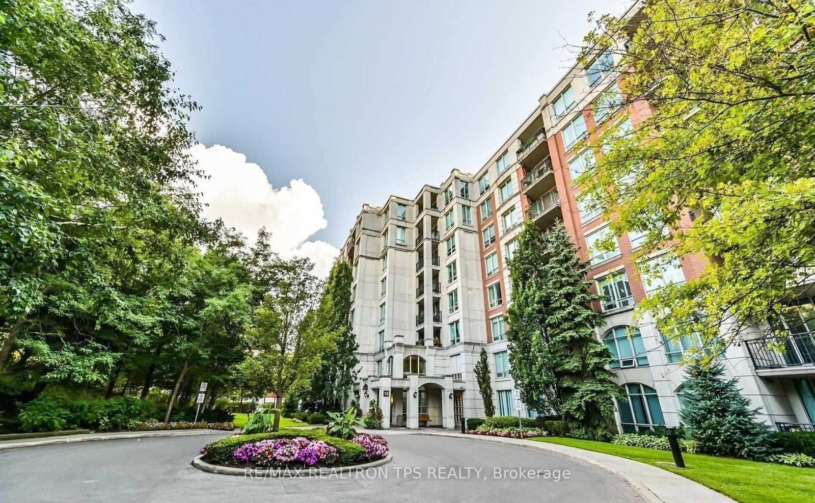 Photo de la propriété: 18 William Carson Crescent Ph903 ON M2P 2G6