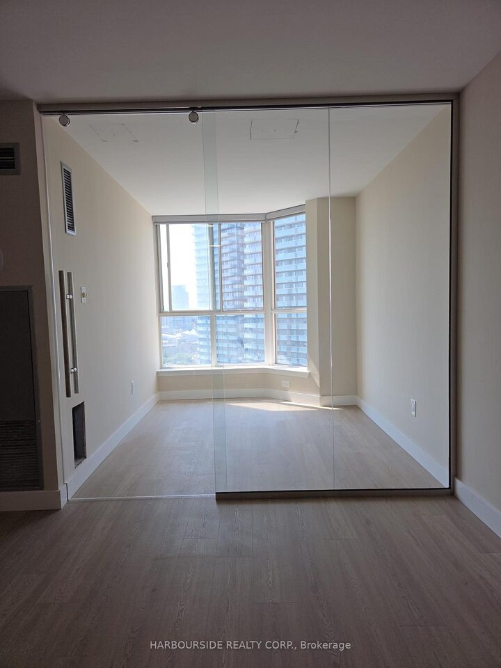 Property Photo: 44 St Joseph Street 2701 ON M4Y 2W4