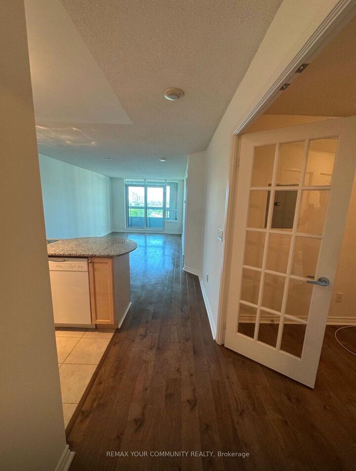Property Photo: 17 Barberry Place 813 ON M2K 3E2