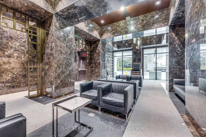 Property Photo:  70 Temperance Street 1515  ON M5H 4E8 