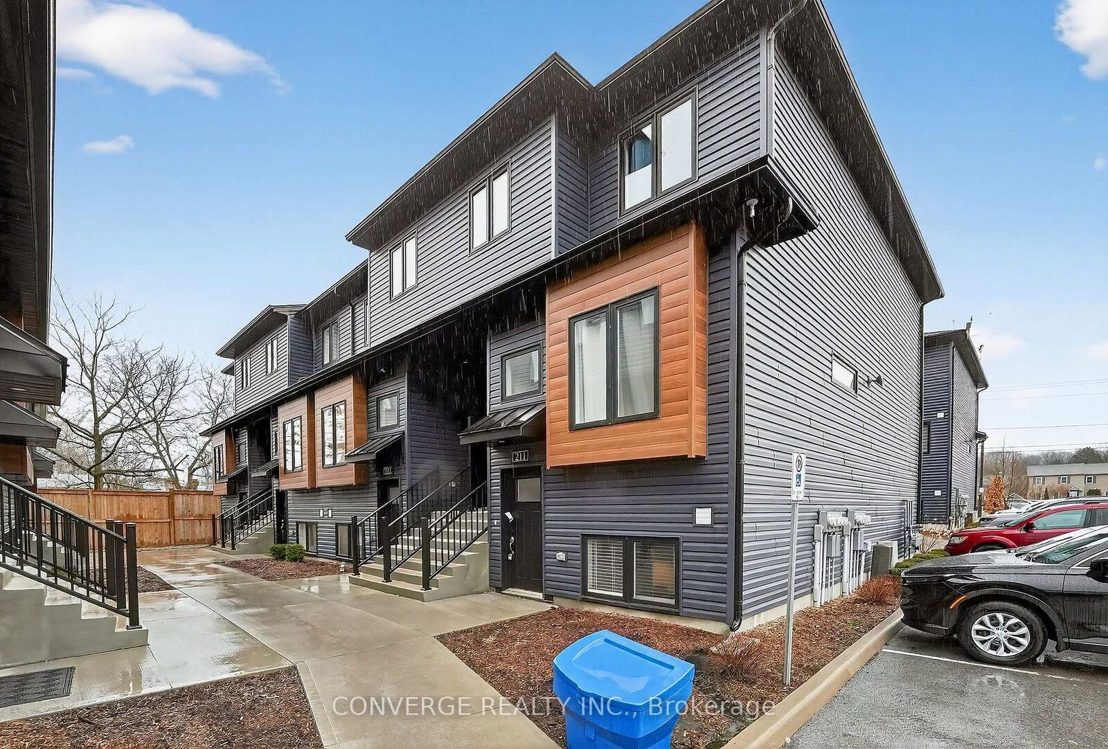 Property Photo: 781 Clare Avenue 22 ON L3C 0K1