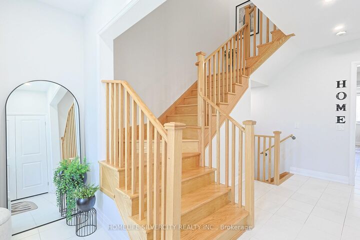 Property Photo: 133 Cole Terrace ON N4T 0P5
