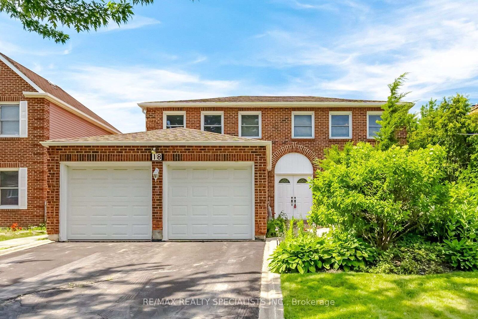 Property Photo: 18 Jill Crescent ON L6S 3J2