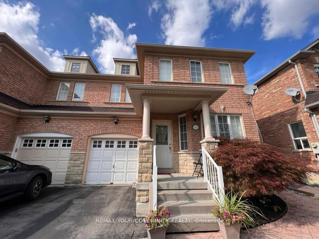 Property Photo:  93 Starr Crescent  ON L4G 7X2 