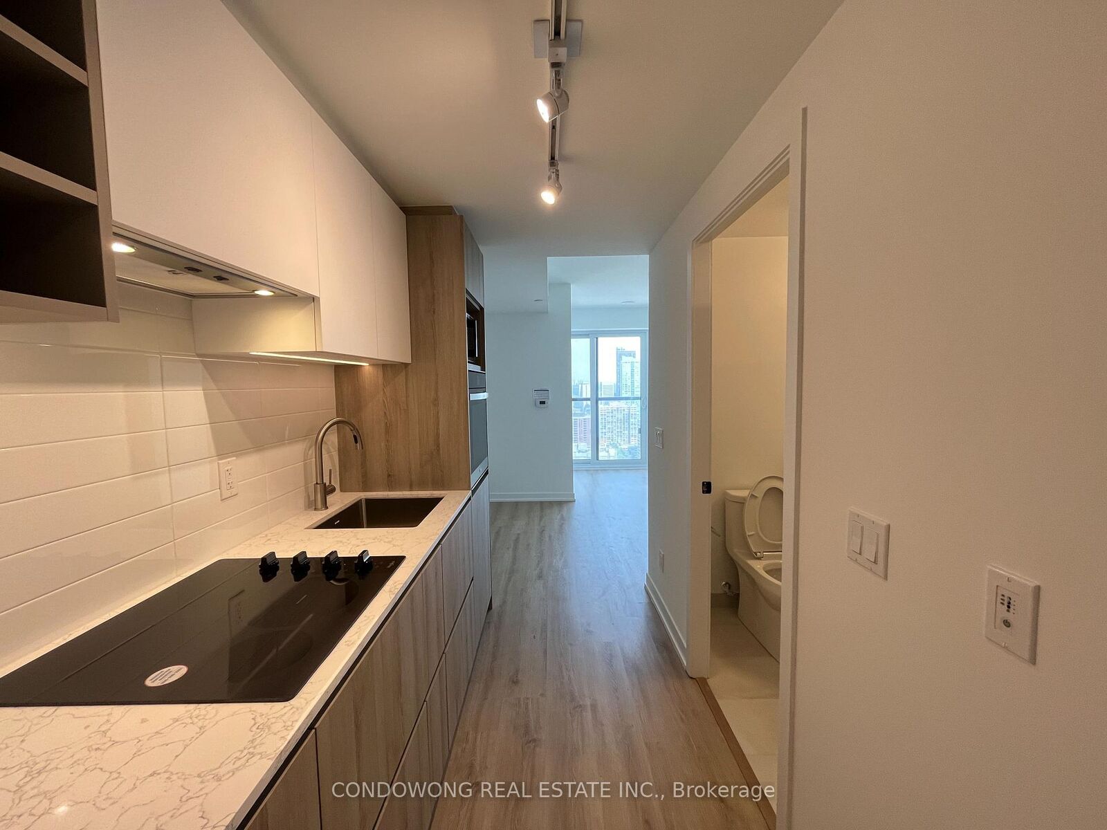 Property Photo: 319 Jarvis Street 3809 ON M5B 0C8