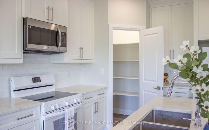 Property Photo: 103 Eagle Street On ON N8H 0G5