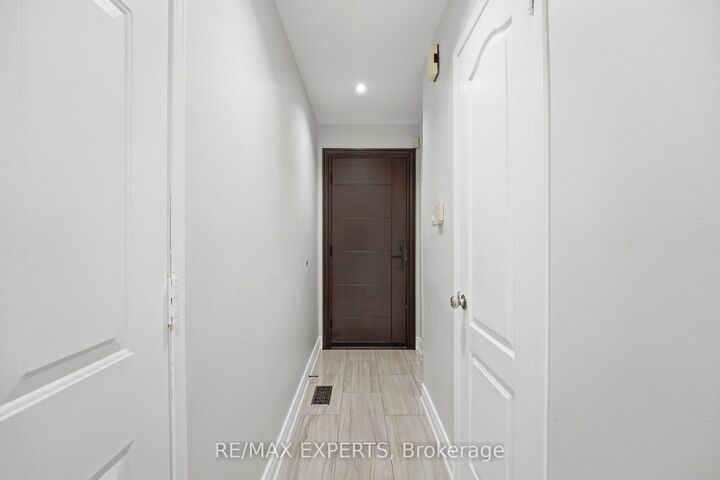 Property Photo:  80 Tania Crescent 7  ON L6A 2M8 