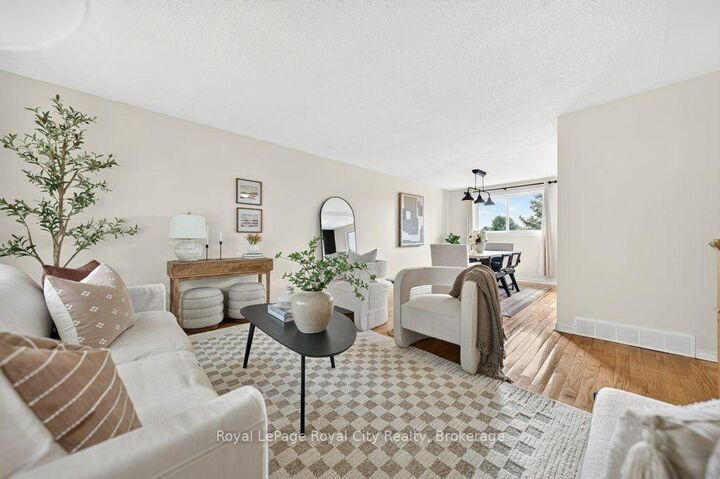 18 Springdale Boulevard — photo 1