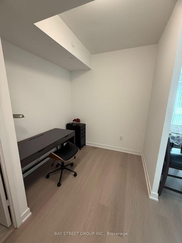 Property Photo: 3883 Quartz Road 3213 ON L5B 0M4