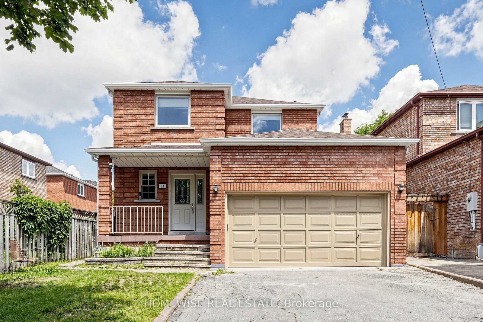 Property Photo: 11 Briarcliffe Crescent ON L4J 7G5