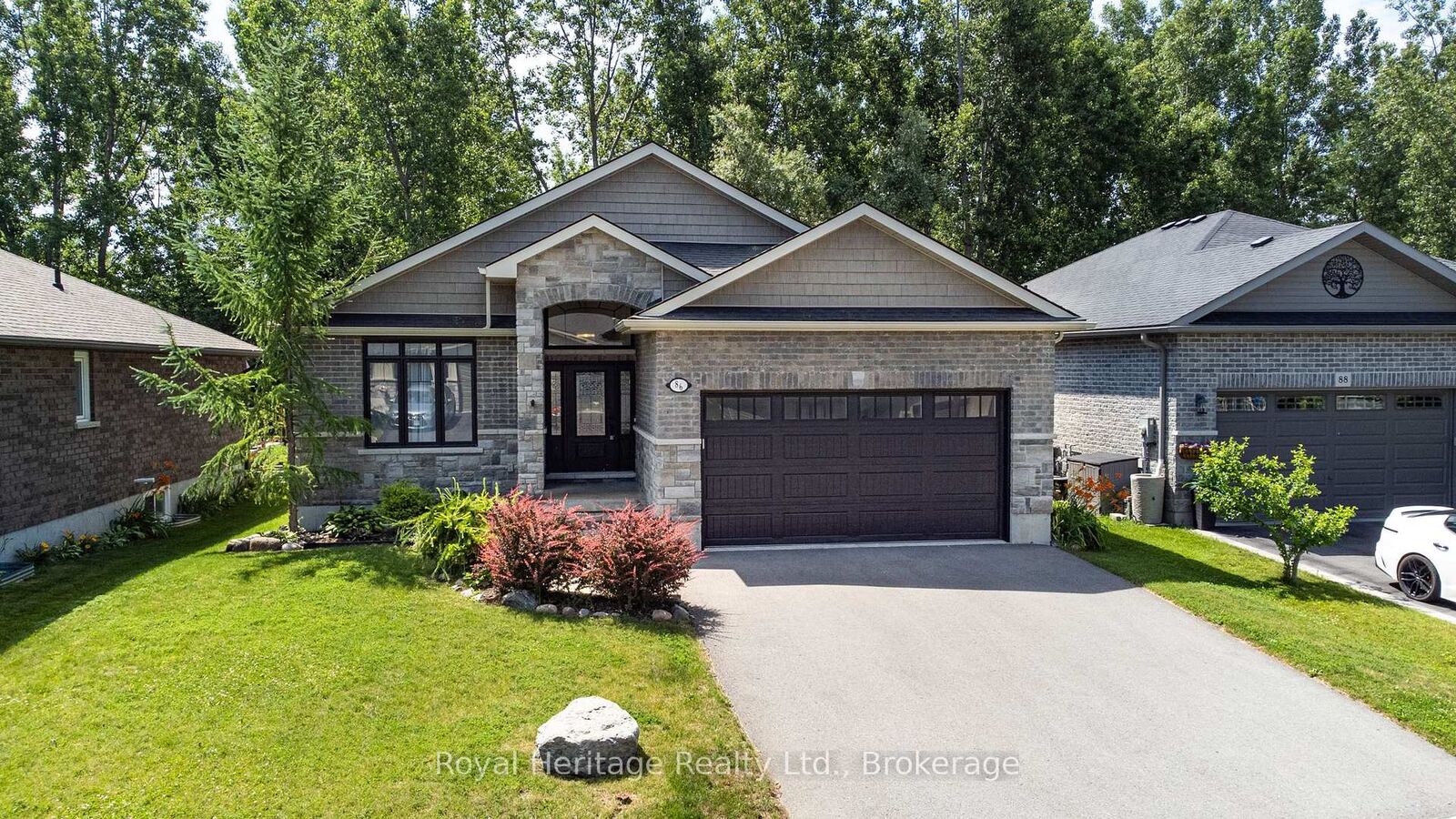 Property Photo: 86 Royal Gala Drive ON K0K 1H0