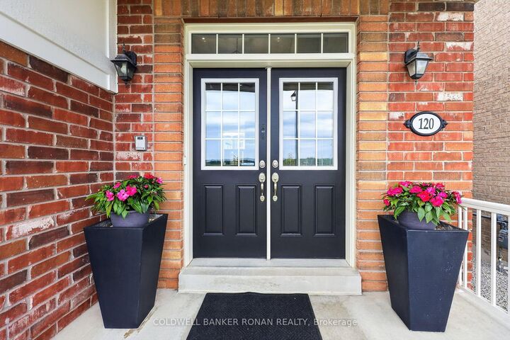 Property Photo:  120 Lorne Thomas Place  ON L9R 0V8 